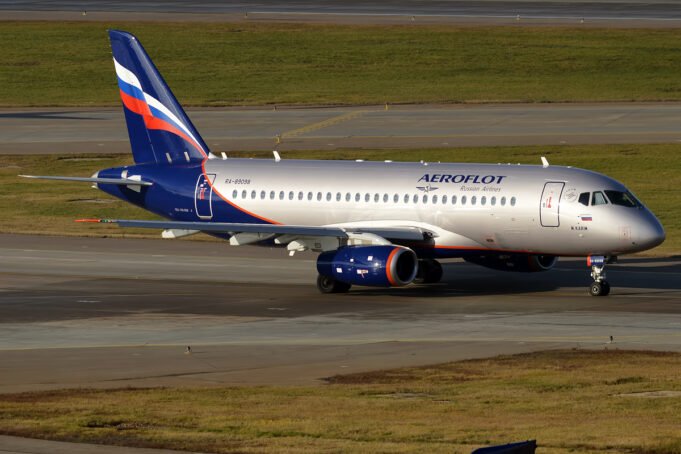 Aeroflot_RA-89098_Sukhoi_Superjet_100-95B_37008931593_2.jpg