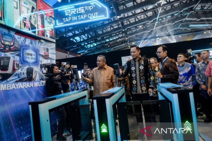 Bank-Indonesia-luncurkan-QRIS-Tap-In-Out-30102025-pma-4.jpg