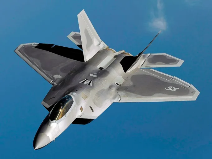 F-22_Raptor_edit1_cropped.webp.webp