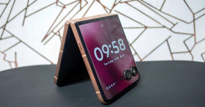 Motorola-Razr-Ultra-2025-26.jpg