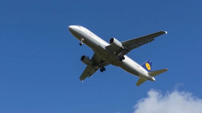 a320-aircraft-final-approach-manchester-1034723665.jpg