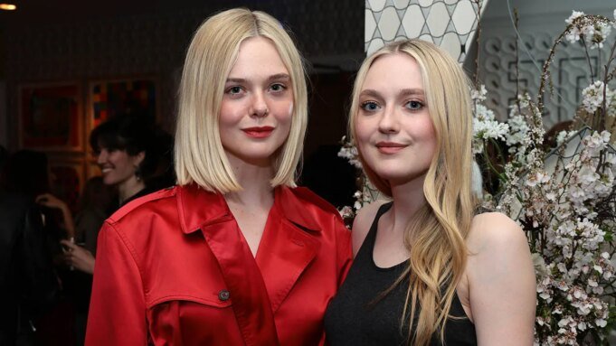 dakota-fanning-elle-fanning-sisters.jpg