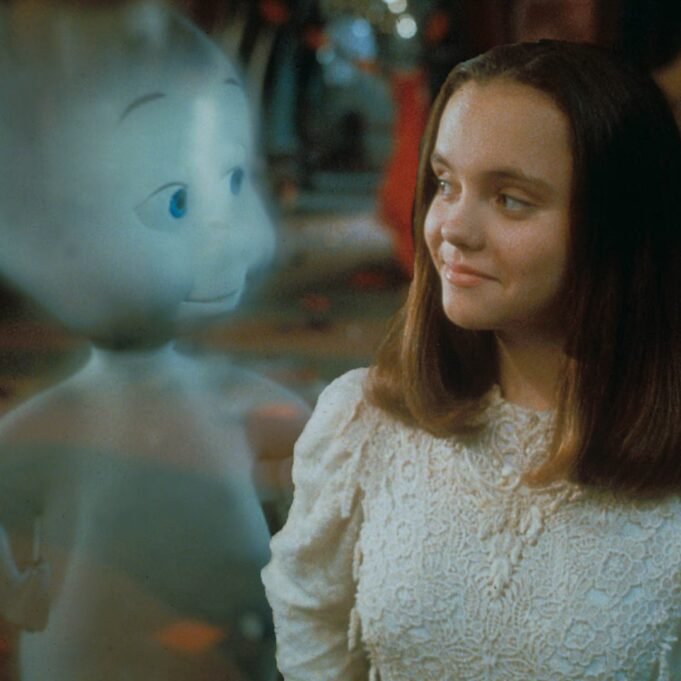 rs_1200x1200-220818074430-1200-Casper__Christina_Ricci-gj.jpg