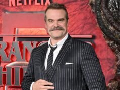 大衛·哈伯 (David Harbour) 在新的改造中首次亮相白髮