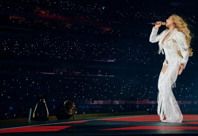 碧昂斯 (Beyonce) 成為億萬富翁，並與丈夫 Jay Z 一起躋身福布斯精英榜