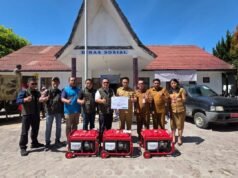 PLN 巴布亞派遣後勤人員,PDKB 團隊幫助恢復蘇門答臘島電力