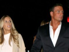 瑞恩·羅切特的前任分享了自己在聖壇上哭泣的視頻