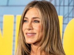 詹妮弗·安妮斯頓很“高興”與她的催眠師男友一起度過假期