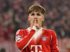 卡爾 10 歲時和一個“幽靈”前往馬德里