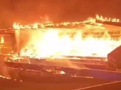 他們不能再接受了!在他們的球隊/M30被罰下後,球迷縱火焚燒傳奇體育場