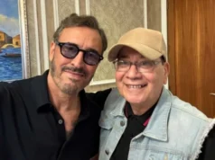 他寫了《我跨越了沙特河》和《噢,阿齊茲》。阿爾薩赫在二十五年的疏遠後找回了這位畫家 – 沙特新聞