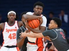 錫拉丘茲以微弱優勢險勝來訪的聖約瑟夫