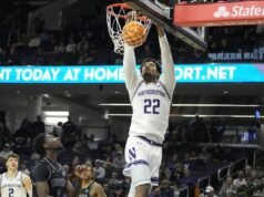 西北大學以 40 分的優勢戰勝傑克遜州立大學