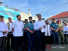 農業部長利用軍艦向蘇門答臘島派遣物流和淨水器