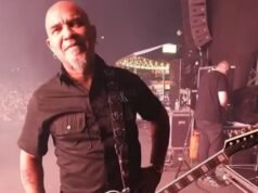 來自 Inocentes 和 Plebe Rude 樂隊的音樂家克萊門特在演出前感到不適後接受了緊急心臟手術。