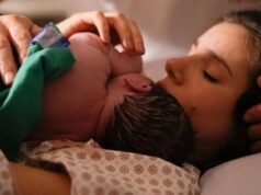 卡米拉·奎羅斯 (Camila Queiroz) 生下了克拉拉 (Clara),並在社交媒體上公佈了孩子與克萊伯·托萊多 (Cléber Toledo) 的第一張照片 – Mix Vale