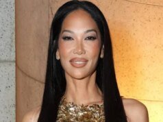 Kimora Lee Simmons 分享她的化妝品驗收程序
