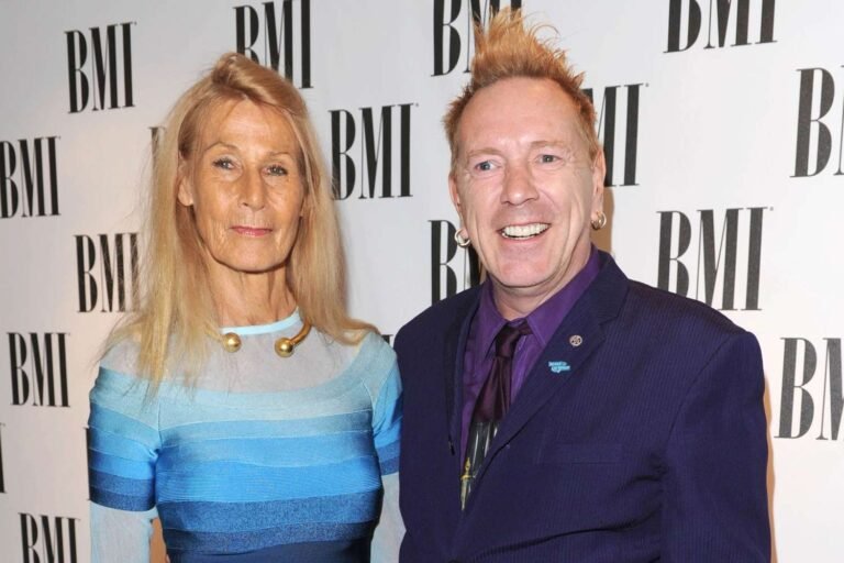 約翰·萊登 (John Lydon) 表示，他的妻子諾拉 (Nora) 去世後，性手槍就沒有到達