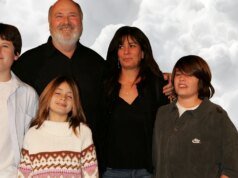 該播客分享了 Rob Reiner 和他的兒子 Jake Reiner 的誠實話語