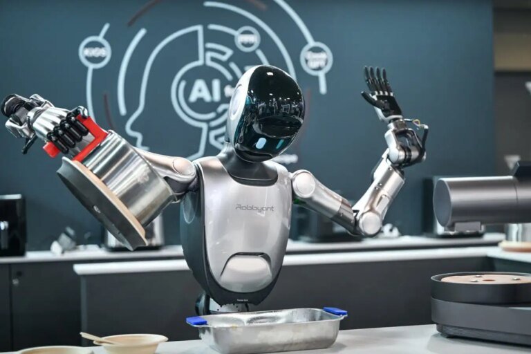 2025 年最好、最搞笑的機器人圖片