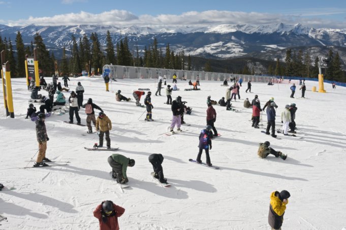 TDP-L-skiresort121625-cha-1431_ca8dc1.jpg
