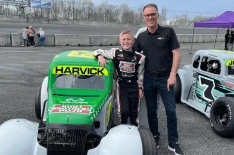 NASCAR 團隊與凱文·哈維克 (Kevin Harvick) 的兒子基蘭 (Keelan) 達成協議，將於 2026 年帶他回歸