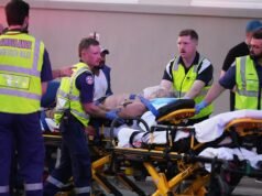 “英雄”旁觀者在悉尼光明節槍擊事件中製服槍手