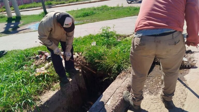 拉班達市的雨水渠維護工作正在加緊進行