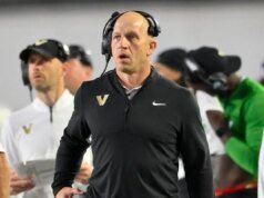 克拉克·李的范德比爾特在迭戈·帕維亞爭議中收到悲傷的四分衛消息