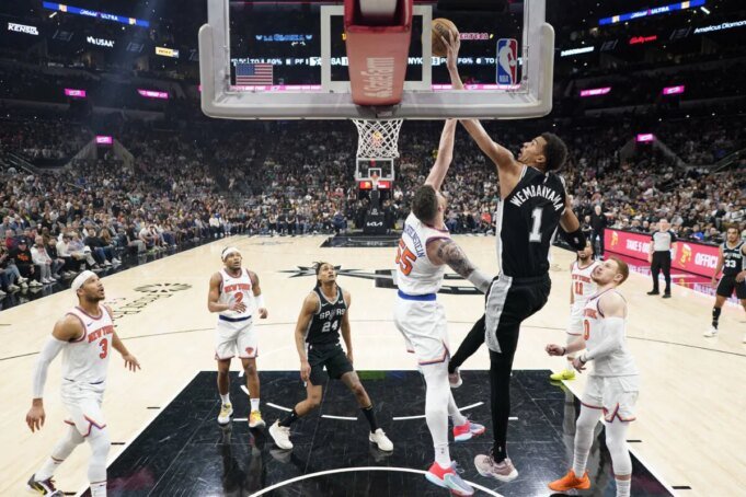 knicks-spurs-e1765689661310.jpg