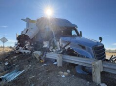 阿拉帕霍縣西行 I-70 因半掛車事故而關閉