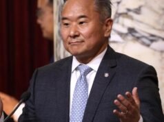 法官稱洛杉磯市議員約翰·李的維加斯之旅違反了禮物法