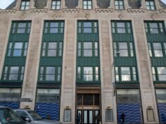 書籍之一:前馬歇爾菲爾德商店的橡樹園地標