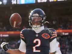 觀看:熊隊與布朗隊獲勝後交出比賽用球