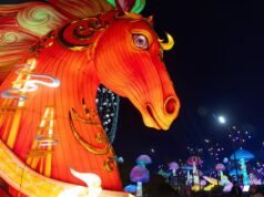 花木蘭在一年一度的中國元宵節上大放異彩