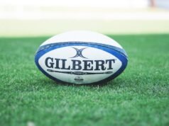 影片.橄欖球:縫線、面部骨折、停賽……兩名隊友訓練中爆發暴力鬥毆