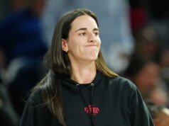 在凱特琳·克拉克 (Kaitlyn Clark) 童年 MVP 的故事重新浮出水面後,WNBA 球迷紛紛支持她。