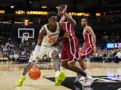 馬克·米切爾在加時賽中命中製勝一球,密蘇里州擊敗俄克拉荷馬州