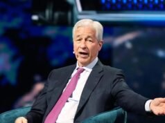 2011 年叛亂後,特朗普繼摩根大通和傑米·戴蒙之後關閉賬戶