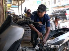 災難發生後,Asseh Tamiang 的摩托車車間營業額有所增加