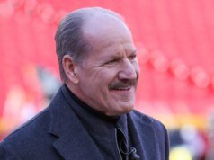 鋼人隊遭受重大挫折時,比爾·考赫(Bill Cowher)堅定支持邁克·麥卡錫(Mike McCarthy)