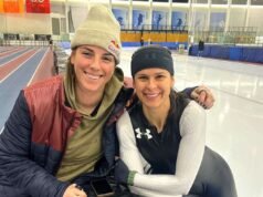 布列塔尼·鮑 (Brittany Bowe) 回憶起在北京奧運會上與朋友希拉里·奈特 (Hilary Knight) 的相遇(獨家)