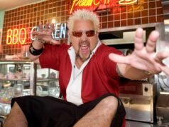 蓋伊·費里 (Guy Fieri) 在 58 歲生日之際推出令人驚嘆的新造型:“只是一個男人”