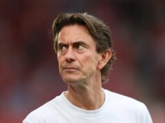 托馬斯·弗蘭克·曼(Thomas Frank Man)向聯隊表明,他們必須從永久管理競賽中刪除兩個名字