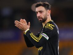 確認曼聯對陣阿森納的陣容,邁克爾·卡里克將球星叫到替補席上