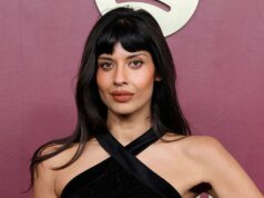 賈米拉·賈米爾 (Jameela Jamil) 在短信中解釋布蕾克·萊弗利 (Blake Lively) 的“自殺炸彈襲擊者”評論