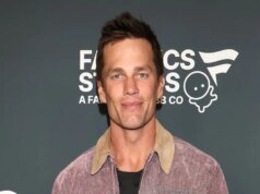 湯姆·布雷迪 (Tom Brady) 在 NFC 錦標賽比賽前炫耀 287,000 美元