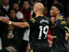 加里·內維爾在對陣阿森納的比賽中看到布萊恩·姆博莫“試圖做”的事情恰恰表明了這對每個曼聯球員所做的事情。