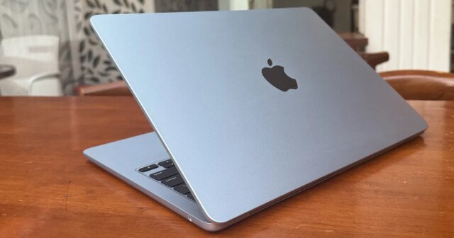 M4-macbook-air-rear-e1760282934276.jpeg