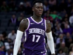 丹尼斯·施羅德在國王隊對陣騎士隊的比賽中意外肘擊女球迷